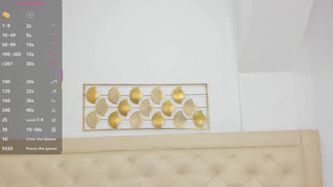 lucia_lorenz online show from December 18, 2025, 11:27 am