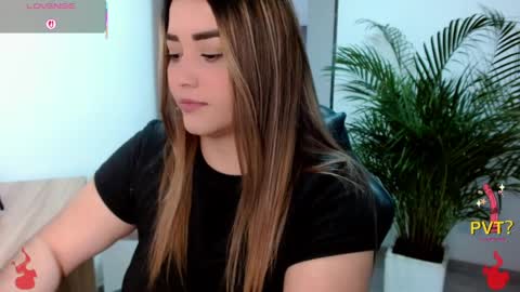 lucia star  online show from April 6, 2026, 2:29 pm