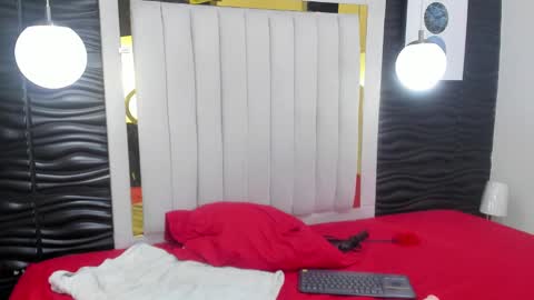 Lucia Vonne online show from February 20, 2025, 5:29 pm