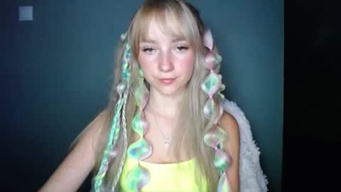 Lucy online show from September 12, 2025, 7:58 pm