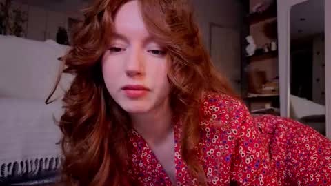 Lucia online show from September 27, 2025, 4:56 pm