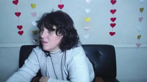 LuciaMi online show from February 2, 2025, 1:02 am