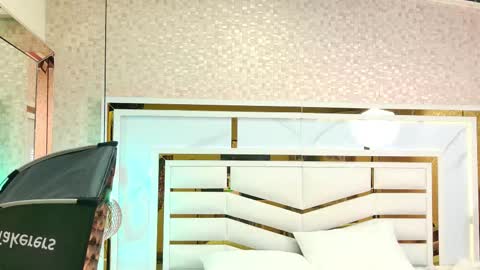 luciana_agudelo online show from November 30, 2025, 7:07 pm