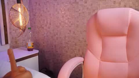 luciana_agudelo online show from January 5, 2026, 7:50 pm