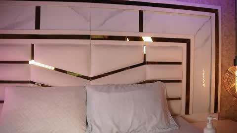 luciana_agudelo online show from April 18, 2026, 7:18 pm