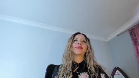 Snapshot of luciana_evaans chatting on February 27, 2026, 4:40 pm Luciana Evans online show from February 27, 2026, 4:40 pm