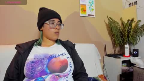 Dani 3 online show from October 18, 2025, 9:59 pm