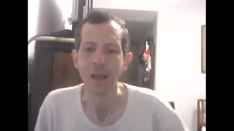 Snapshot of lucianoaxel chatting on January 1, 2025, 4:18 am Luciano online show from January 1, 2025, 4:18 am