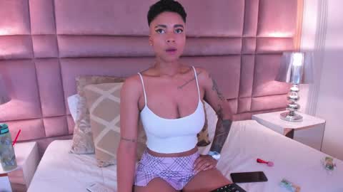 Snapshot of luciawallace chatting on February 18, 2025, 3:42 am lucia wallace online show from February 18, 2025, 3:42 am