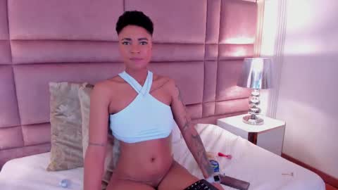 Snapshot of luciawallace chatting on March 7, 2025, 11:27 pm lucia wallace online show from March 7, 2025, 11:27 pm