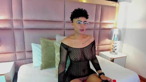 Snapshot of luciawallace chatting on September 21, 2025, 9:27 pm lucia wallace online show from September 21, 2025, 9:27 pm