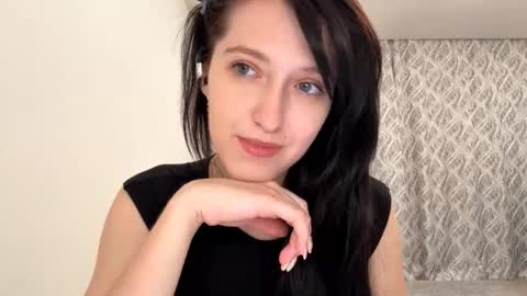 Snapshot of lucibeveridge chatting on October 28, 2025, 4:09 pm Mary online show from October 28, 2025, 4:09 pm