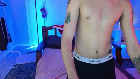 Angelok online show from December 19, 2025, 8:38 pm