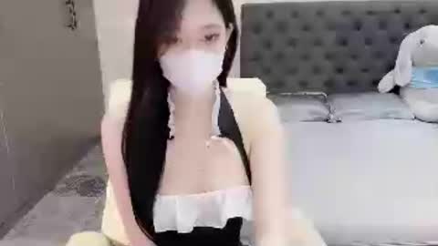 lucii04 online show from June 19, 2026, 7:17 pm