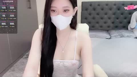 lucii04 online show from June 20, 2026, 9:06 pm