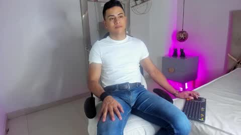 Leo online show from November 20, 2025, 11:32 am