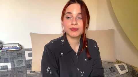 Snapshot of lucinadapinto chatting on October 28, 2025, 11:25 am Emily online show from October 28, 2025, 11:25 am