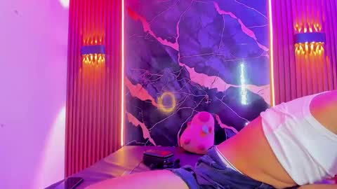 Stven  online show from November 12, 2025, 12:16 pm