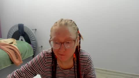 Snapshot of lucky_licky20 chatting on December 4, 2024, 3:48 am lucky_licky20 online show from December 4, 2024, 3:48 am