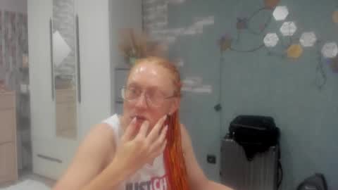 lucky_licky20 online show from December 1, 2025, 1:10 am