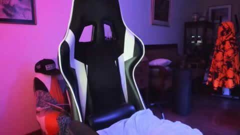 Snapshot of luckydrakex chatting on December 21, 2024, 6:02 pm Lucky online show from December 21, 2024, 6:02 pm