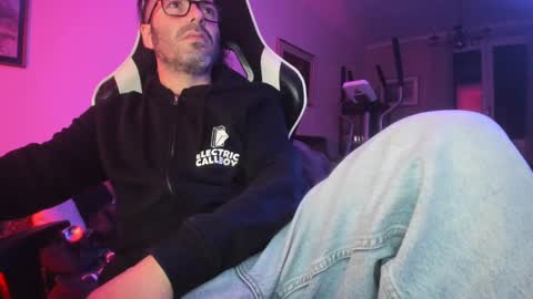 Snapshot of luckydrakex chatting on February 27, 2025, 9:47 pm Lucky online show from February 27, 2025, 9:47 pm