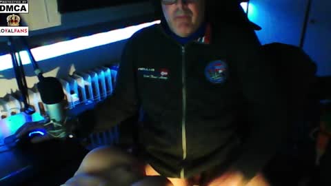        call me  Stefan online show from February 1, 2025, 10:44 pm