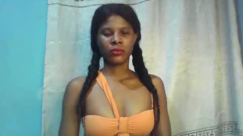 Snapshot of luckymadequeen chatting on January 4, 2025, 1:31 am Gloria online show from January 4, 2025, 1:31 am