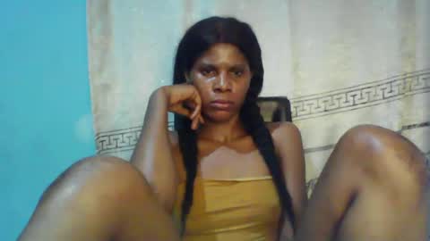 Snapshot of luckymadequeen chatting on January 19, 2025, 3:08 am Gloria online show from January 19, 2025, 3:08 am