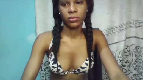 Snapshot of luckymadequeen chatting on January 26, 2025, 4:20 am Gloria online show from January 26, 2025, 4:20 am