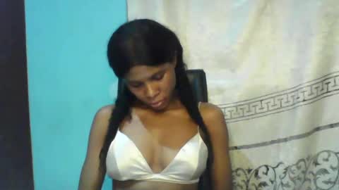 Snapshot of luckymadequeen chatting on February 3, 2025, 6:34 am Gloria online show from February 3, 2025, 6:34 am