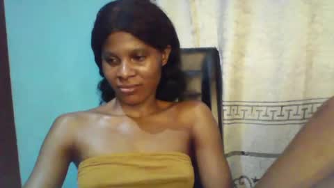 Snapshot of luckymadequeen chatting on February 8, 2025, 2:15 am Gloria online show from February 8, 2025, 2:15 am