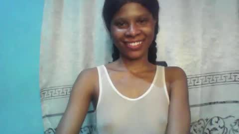 Snapshot of luckymadequeen chatting on March 7, 2025, 12:04 am Gloria online show from March 7, 2025, 12:04 am