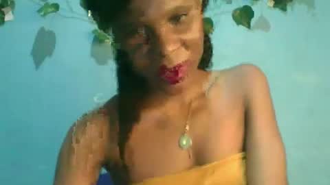 Snapshot of luckymadequeen chatting on October 5, 2025, 9:13 pm Gloria online show from October 5, 2025, 9:13 pm