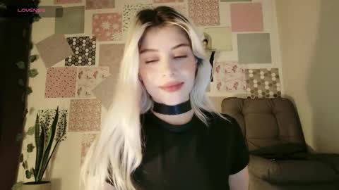 luckysapphire777 online show from May 27, 2026, 10:23 am