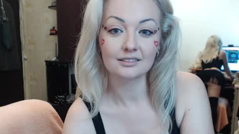 LuckyShot online show from October 31, 2025, 3:02 pm