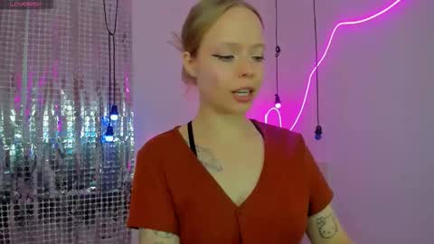 Lucy online show from December 22, 2025, 2:03 pm