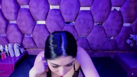 lucy_anal_ online show from May 19, 2026, 11:22 pm