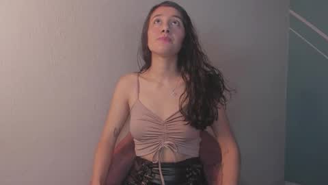 Lucy Herrera online show from February 1, 2026, 8:18 pm