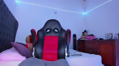 lucy online show from November 16, 2025, 10:15 pm