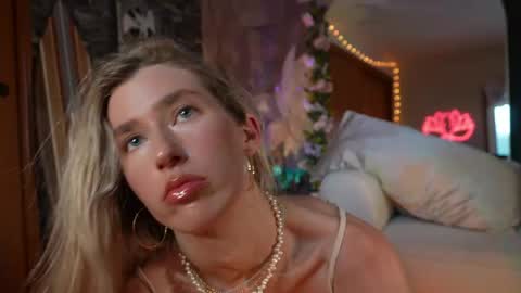 Lucy. online show from April 13, 2026, 12:05 am