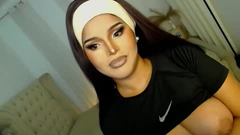 Snapshot of lucy_heartfiliaxxx chatting on November 12, 2025, 5:57 pm MONA online show from November 12, 2025, 5:57 pm