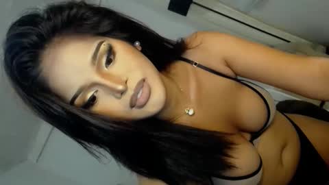 Snapshot of lucy_heartfiliaxxx chatting on February 12, 2026, 9:26 am MONA online show from February 12, 2026, 9:26 am