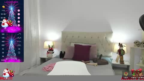 Snapshot of lucy_hot77 chatting on December 15, 2024, 10:37 pm Lucia online show from December 15, 2024, 10:37 pm