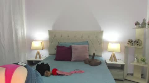Snapshot of lucy_hot77 chatting on December 19, 2024, 9:49 pm Lucia online show from December 19, 2024, 9:49 pm