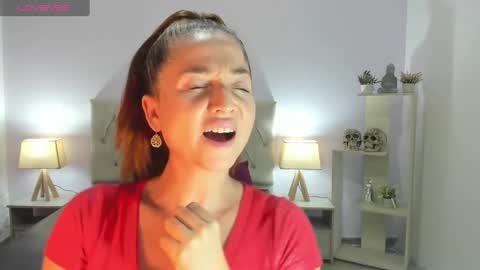 Snapshot of lucy_hot77 chatting on January 10, 2025, 9:20 pm Lucia online show from January 10, 2025, 9:20 pm