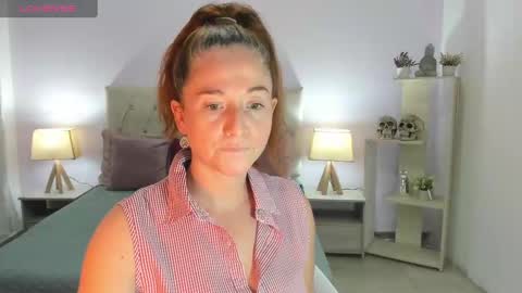 Snapshot of lucy_hot77 chatting on January 17, 2025, 9:28 pm Lucia online show from January 17, 2025, 9:28 pm