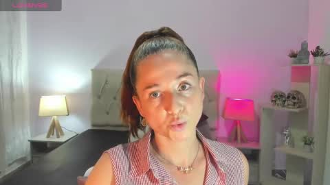 Snapshot of lucy_hot77 chatting on January 30, 2025, 9:14 pm Lucia online show from January 30, 2025, 9:14 pm