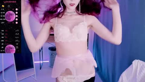 Snapshot of lucy_millss chatting on February 7, 2025, 8:22 am  LUCY  online show from February 7, 2025, 8:22 am