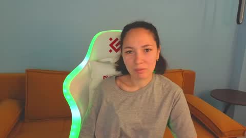 lucy_sweetyy online show from June 4, 2026, 2:06 am